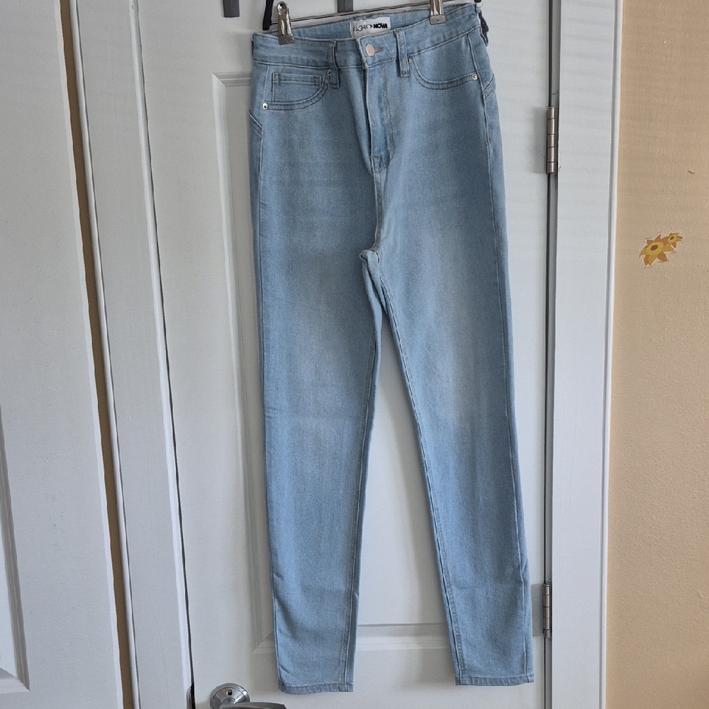 Fashion Nova Light Wash High-Rise Skinny Jeans